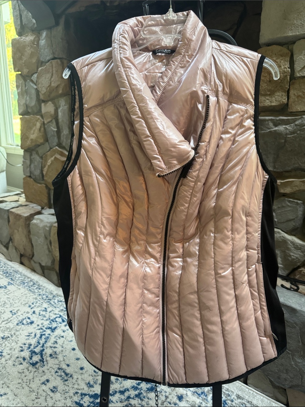 Women’s 1X Calvin Klein Performance Blush Pink Quilted Vest with Black Sides